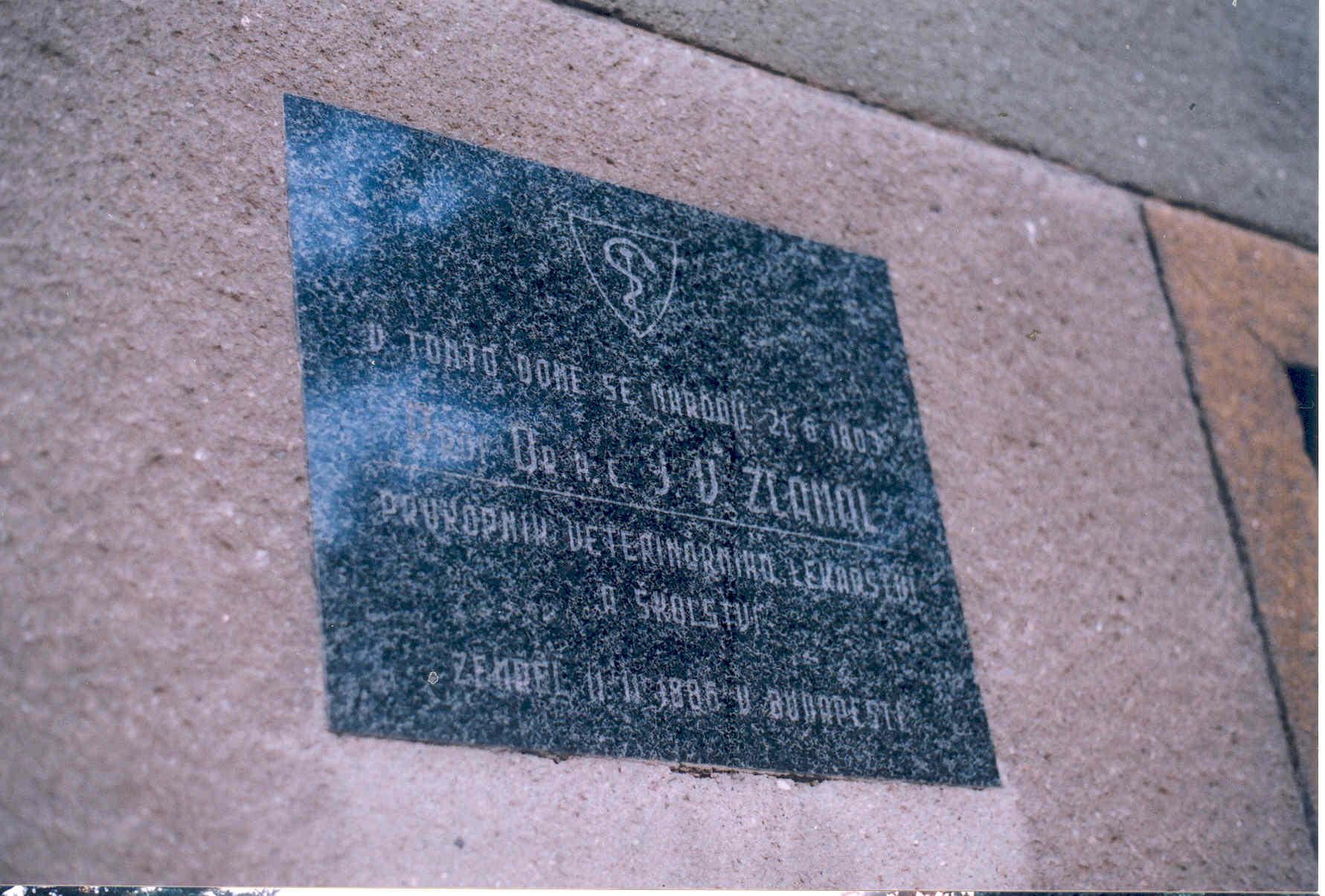 emléktábla